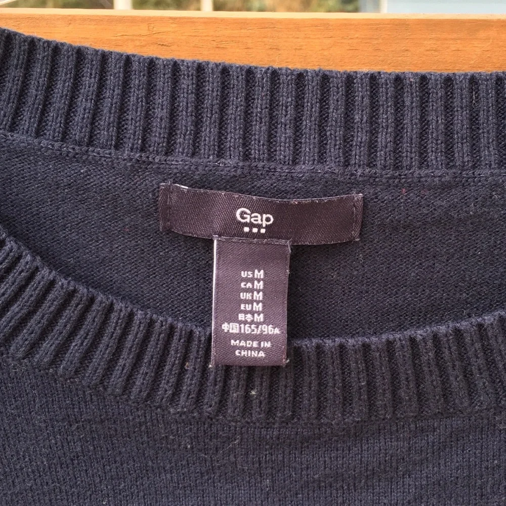 Gap Sweater - Picture 3 of 5